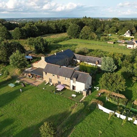 Gite De La Porte Du Parc Les Iffs Exterior foto