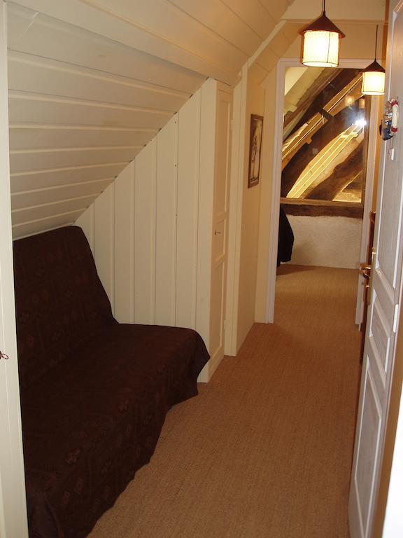 Gite De La Porte Du Parc Les Iffs Habitación foto